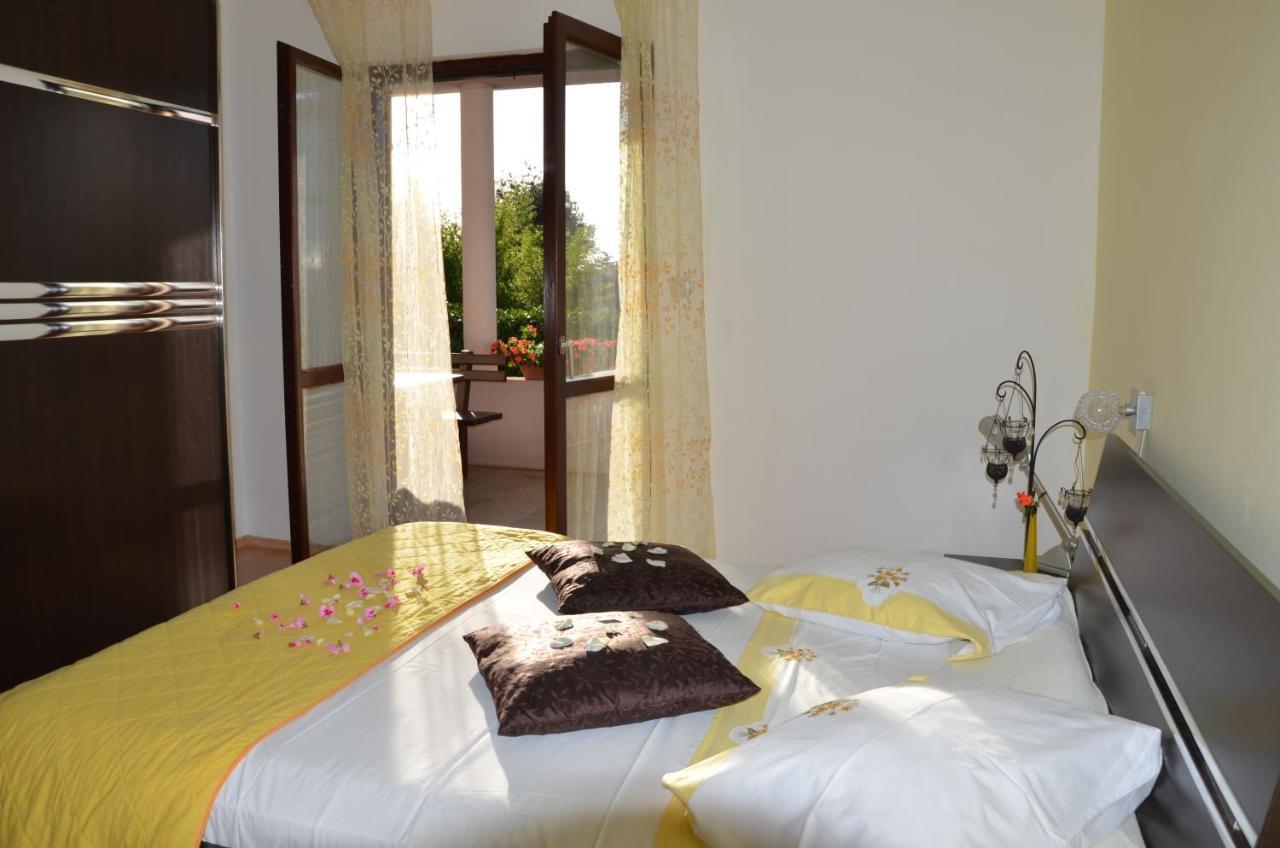 Near The Beach Pula Exterior foto